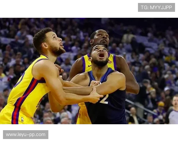 唐斯挡拆拉出空位三分，较上季拉开空间提升效率