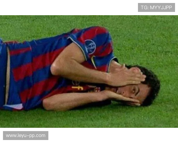 假摔判罚规则详解：裁判如何判定欺骗性犯规行为