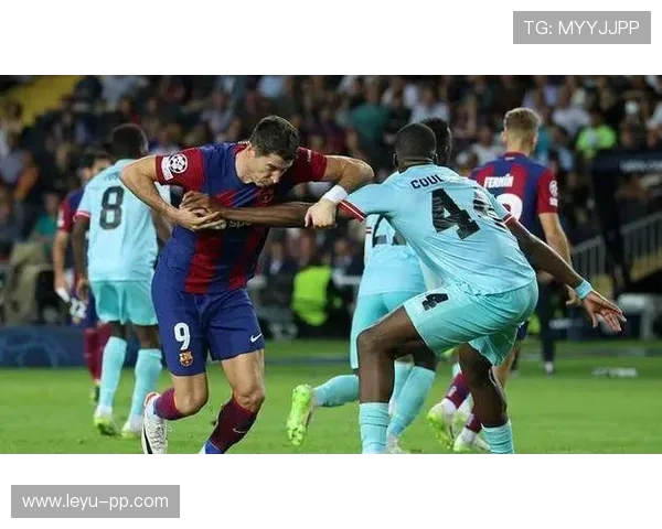 拉人犯规判罚标准及裁判实际判定逻辑解析