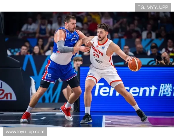 戈贝尔挡拆换防较无戈贝尔时降低约基奇低位效率